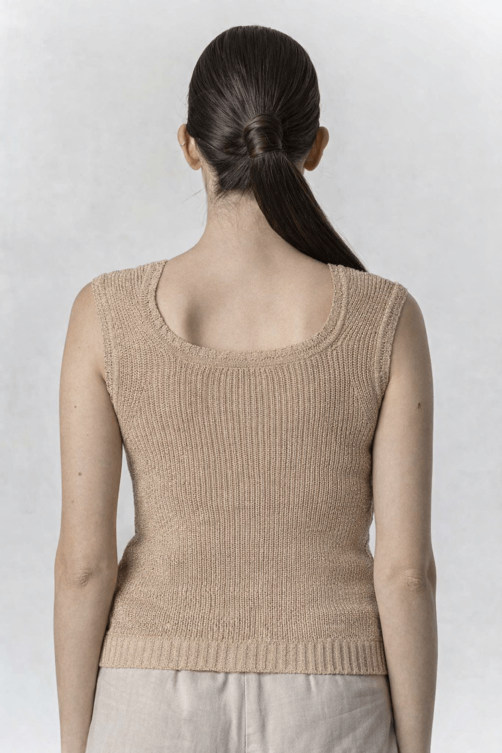 Belle Allure Boutique Elisa Cavaletti - Top knit sleevles lurex gold broach - Image 2