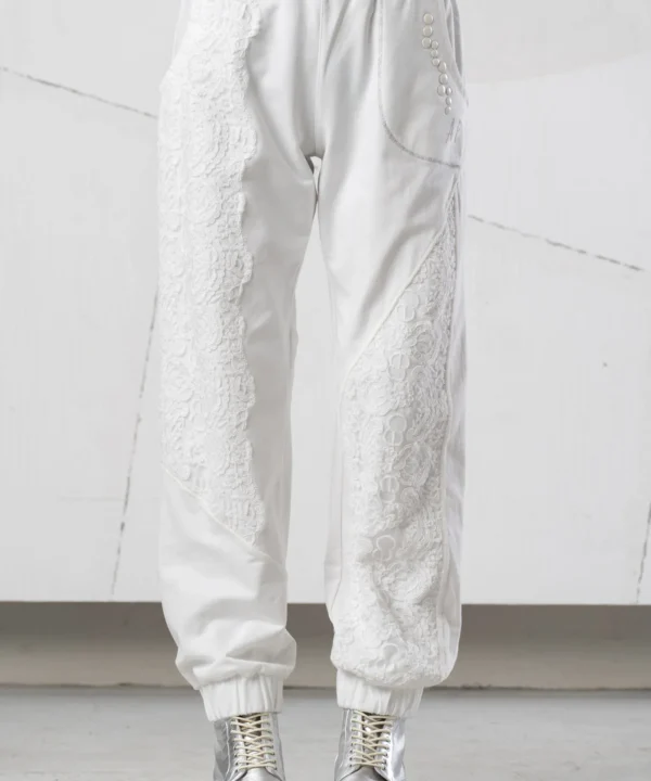 Elisa Cavaletti - Jogging lace and pearls